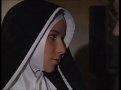 Procace camgirl in calze succhia un cazzo e ottiene un orgia italiani viso video v2