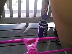 Una porno orge italiane bruna con un corpo perfetto diventa molto cattiva in un trio